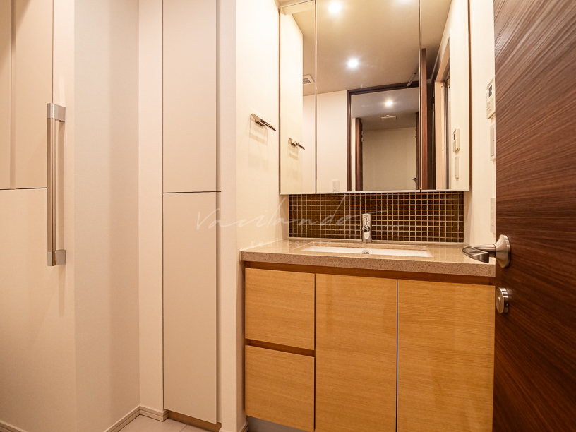 1425 40C 1R 41.23-180473