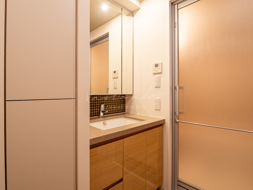 1425 40C 1R 41.23-180474